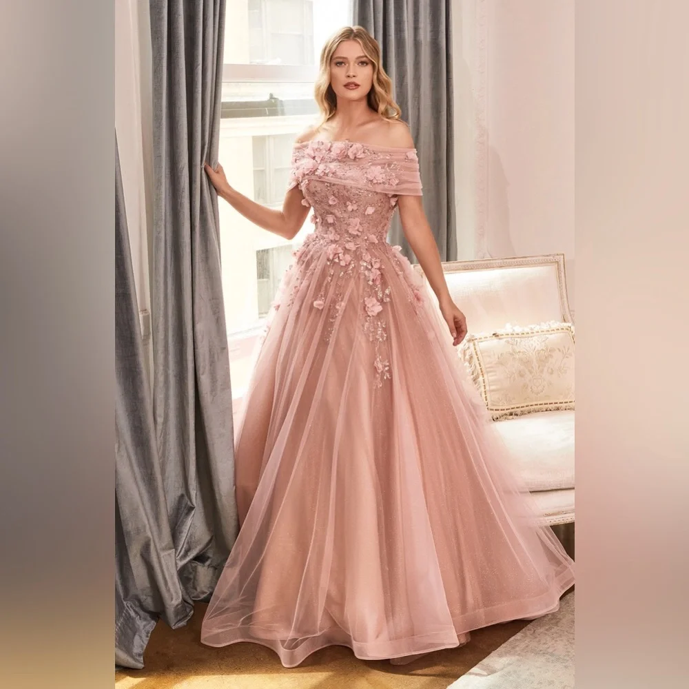 ⚡️SOLD⚡️Strapless Glitter Layered Tulle Ball Gown - Picture 3 of 11